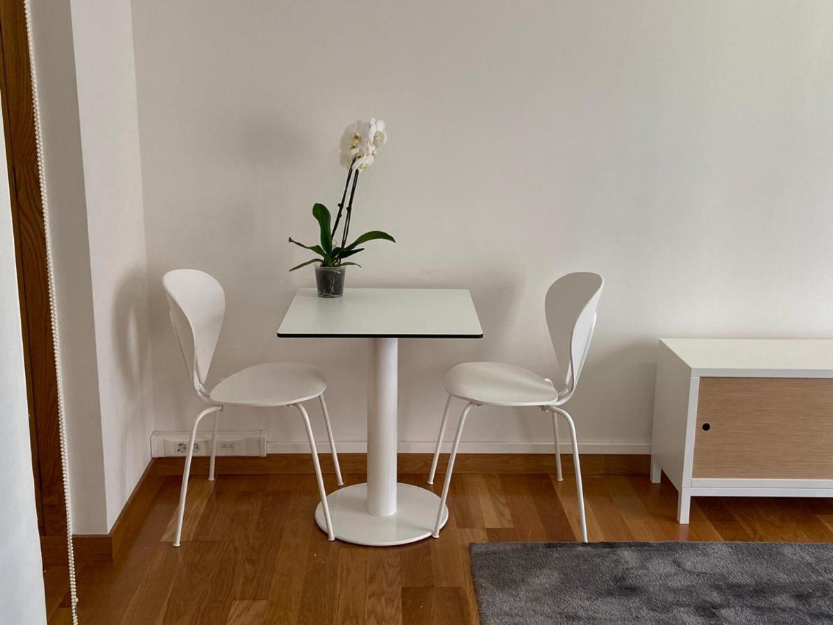 ויגו Estudio Parking Centro Puerta Del Sol מראה חיצוני תמונה